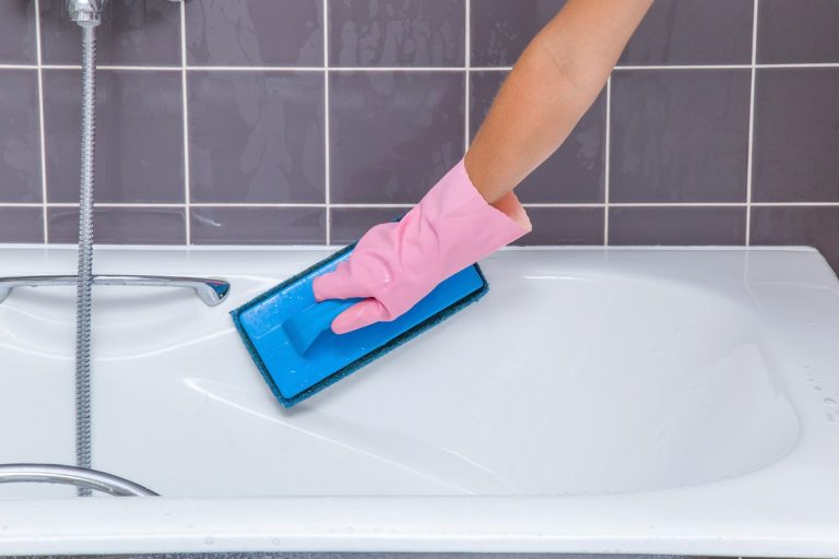 Tu bañera volverá a brillar: un sencillo truco eliminará todos los depósitos y la suciedad en 15 minutos